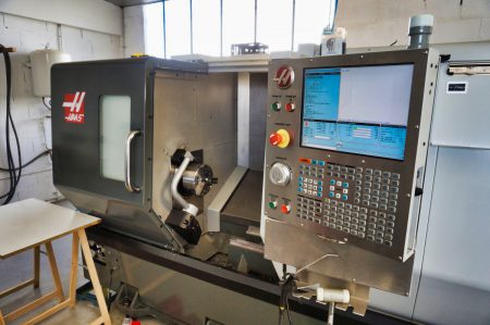 Machine de tournage HAAS ST-20 avec console couleur